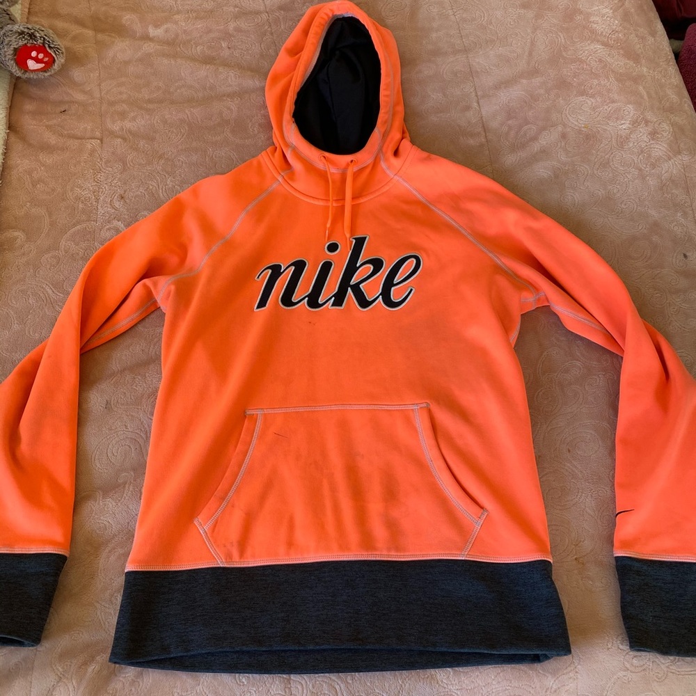 Women’s Nike thermal hoodie